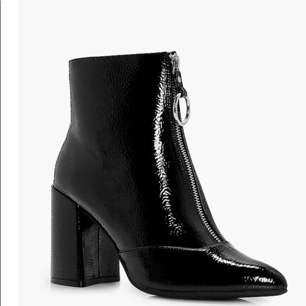 BOOHOO Oversized O-Ring Cylinder Heel Boots